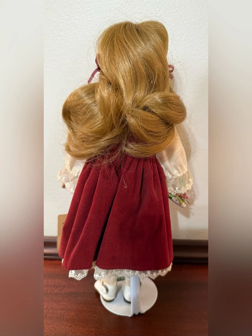 Paradise Galleries Treasury Noel 16 in Porcelain Doll.